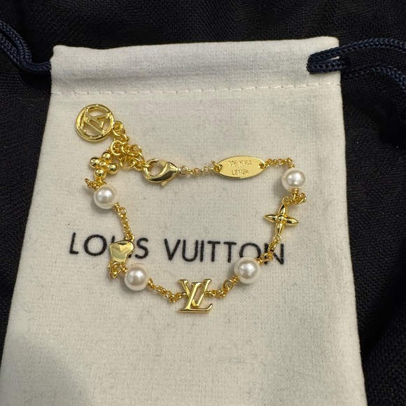 Louis Vuitton Monogram LV Gold Bracelet with Pearls - Picture 1 of 8